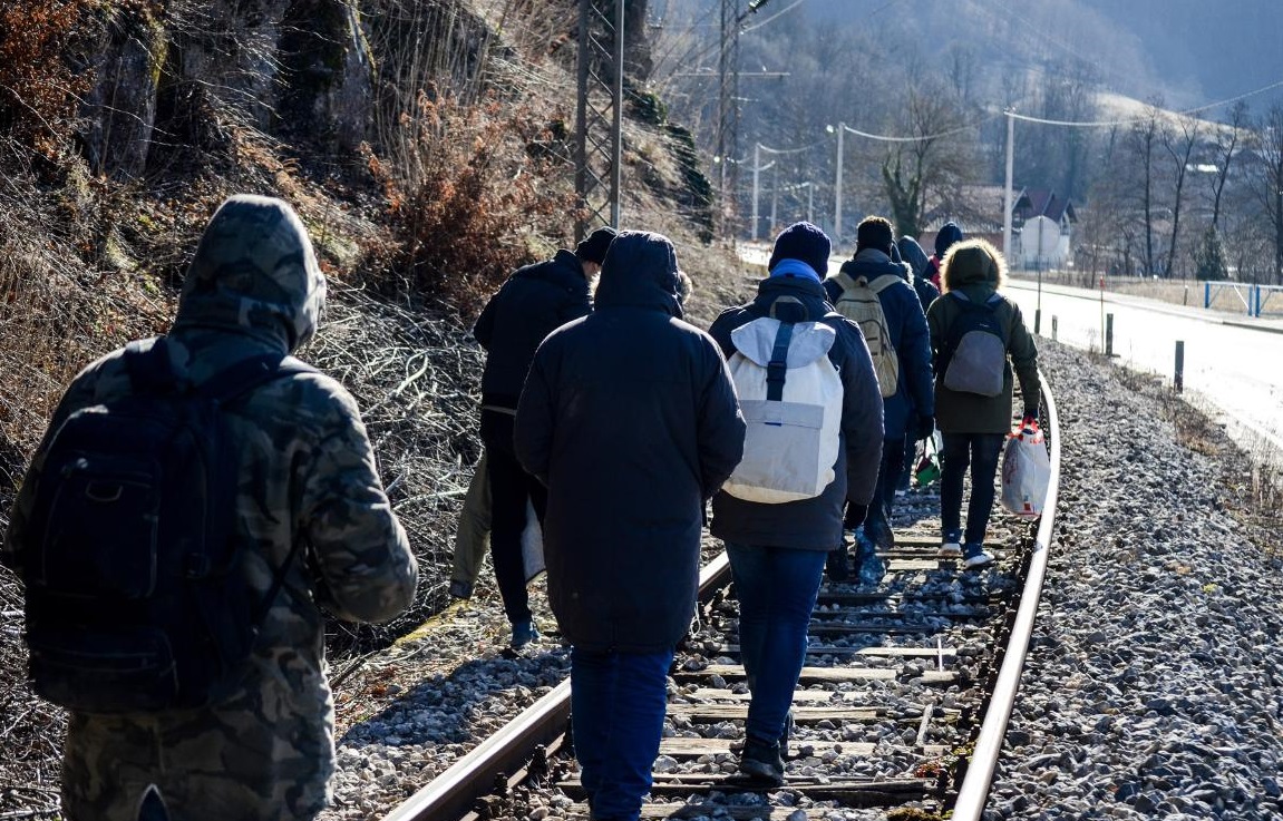 Cos’hanno in comune la pandemia e le migrazioni caotiche?